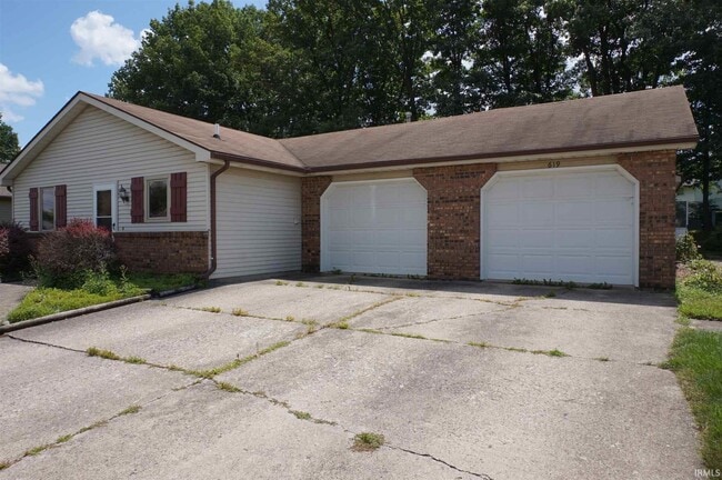 Building Photo - 617 Villa Park Ct