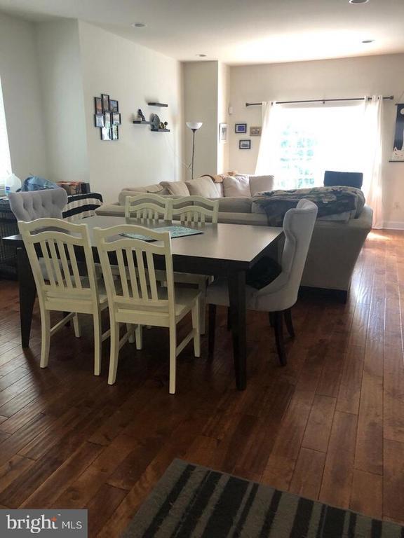 Foto del edificio - 7851 Nixon St