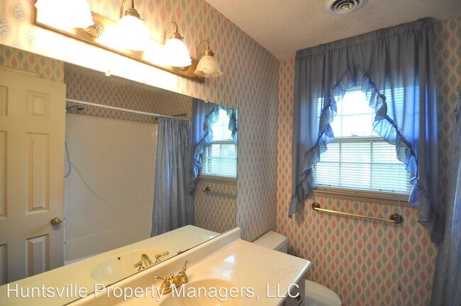 Foto del edificio - 3 br, 2 bath House - 395 Shelton Road