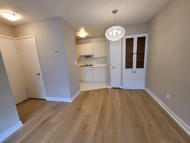 Building Photo - Ariel Place Apartments