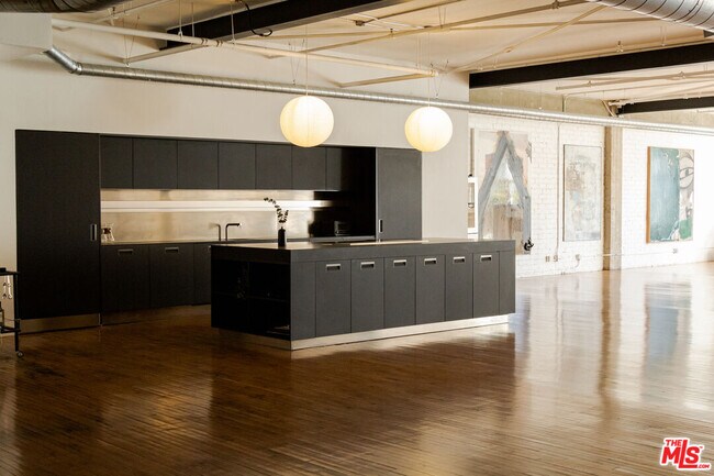 Building Photo - 500 Molino St