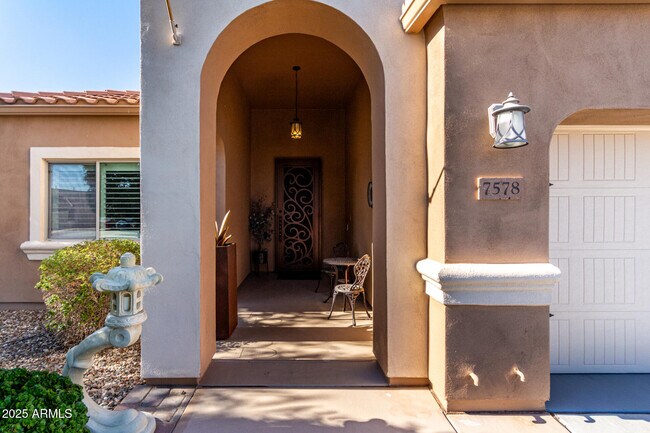 Foto del edificio - 7578 W Tierra Buena Ln