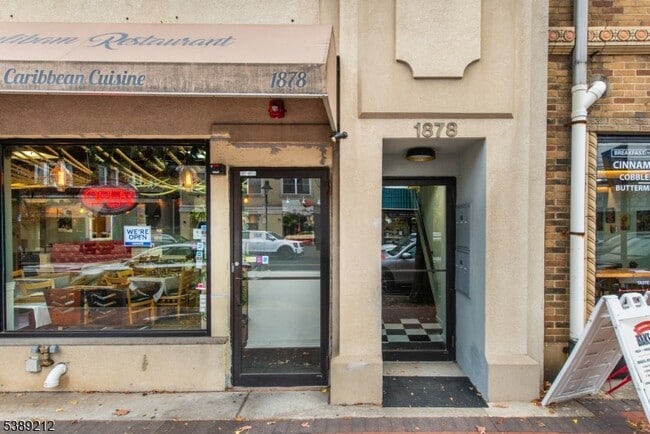 Foto del edificio - 1878 Springfield Ave