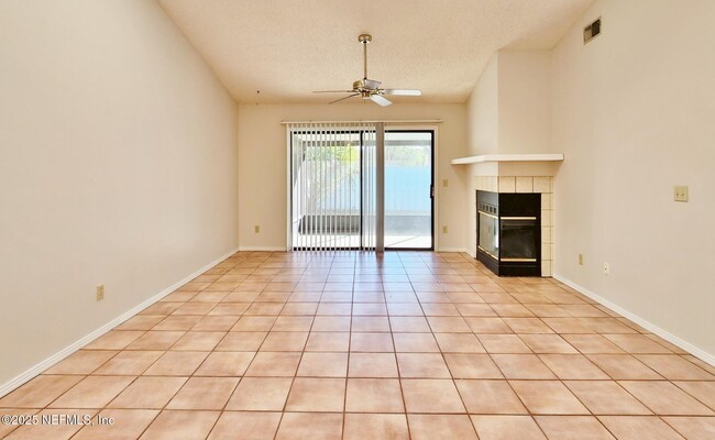 Building Photo - 189 Aruba Ln