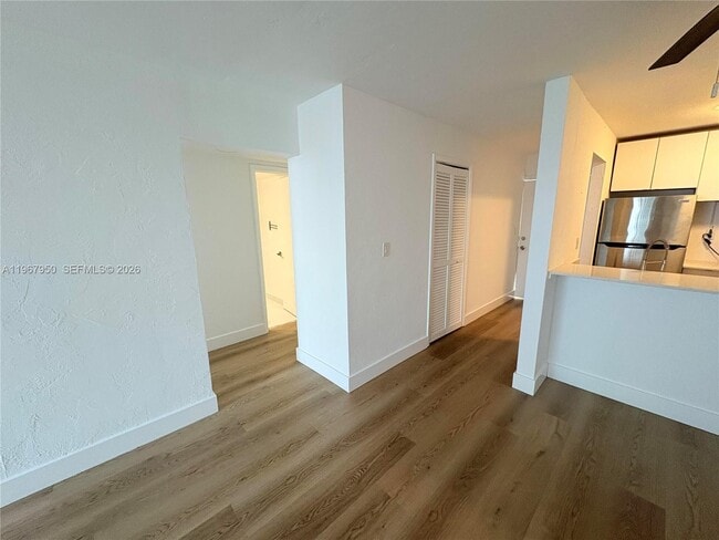 Building Photo - 505 NE 30th St