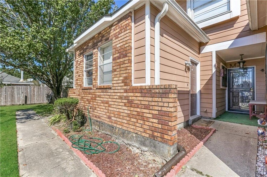 Foto principal - 701 Fairfax Dr