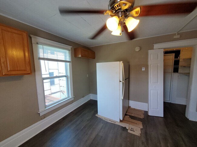 Building Photo - 2416 Olive St