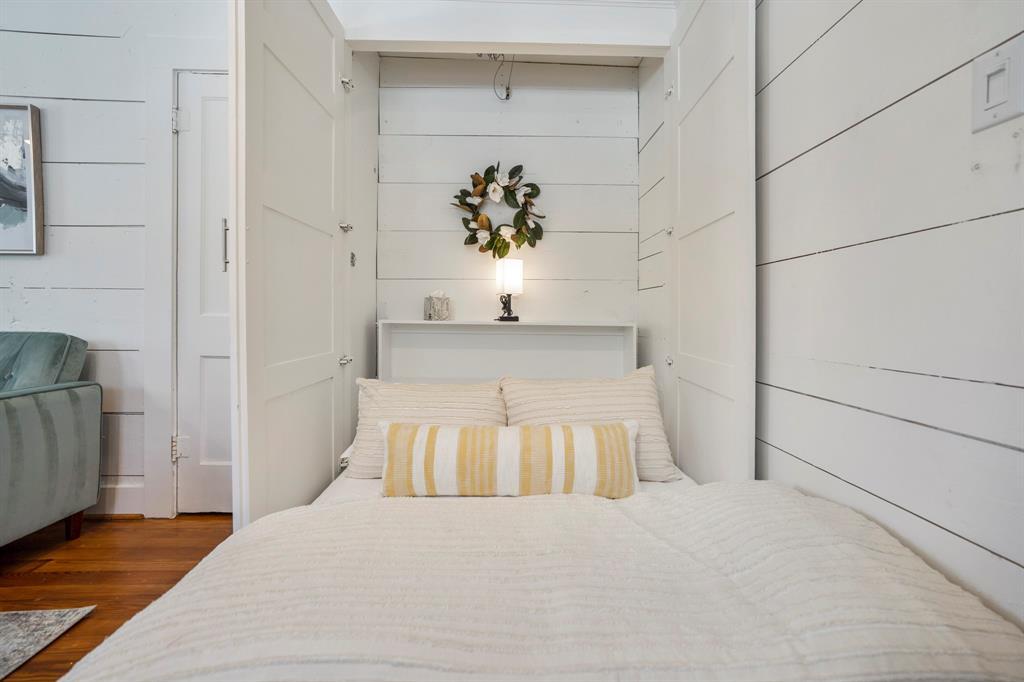 Foto principal - 117 E 14th St