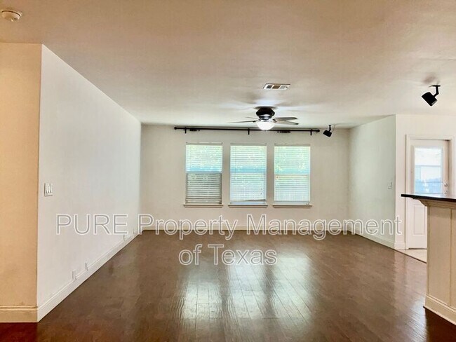 Building Photo - 789 Kingfisher Ln
