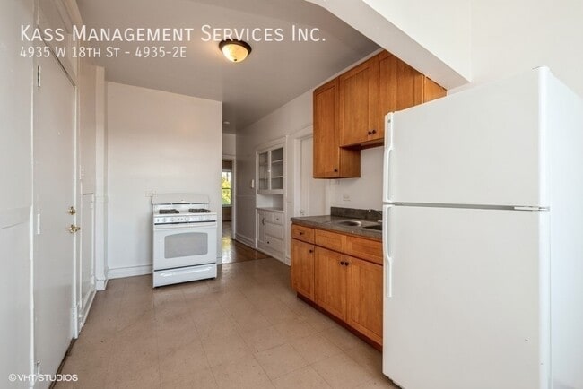 Building Photo - 4935 W 18th St