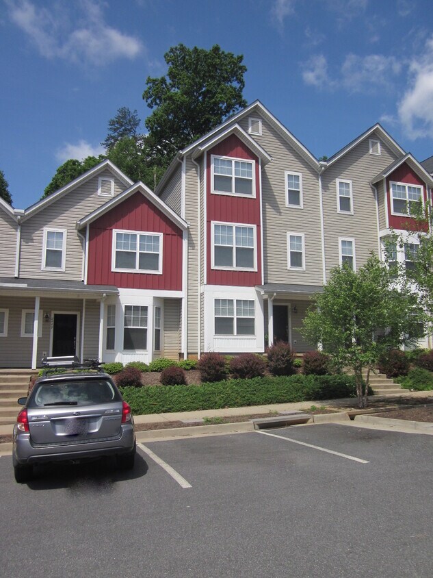 Primary Photo - 2451 N Berkshire Rd