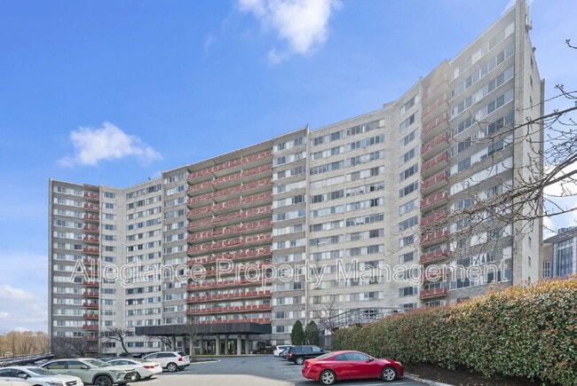 Photo - 5340 Holmes Run Pkwy House