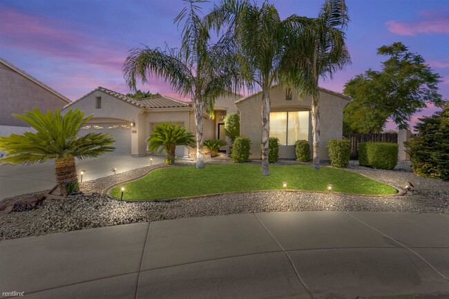 Foto del edificio - 4 br, 2 bath House - 2600 South Leonard Place