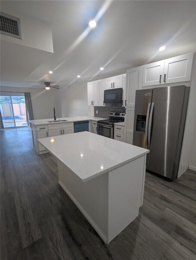 Foto del edificio - 5904 S Rue Rd