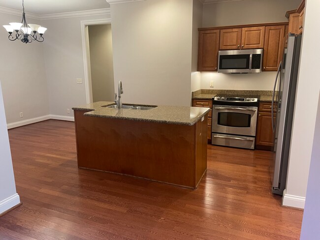 Building Photo - 1003 Cumberland Park Dr