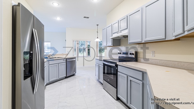 Foto del edificio - 2732 Wingfield Pl