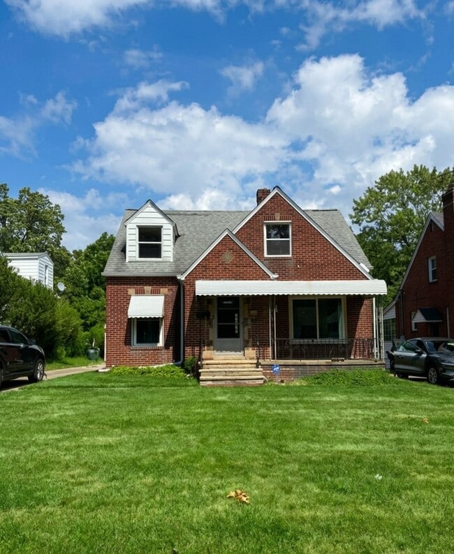 Building Photo - 2081 E 224th St