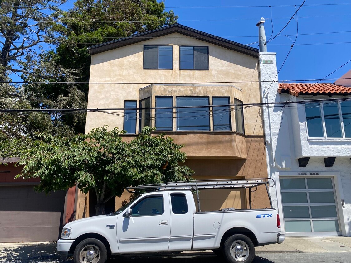 Primary Photo - 50 Wilder St