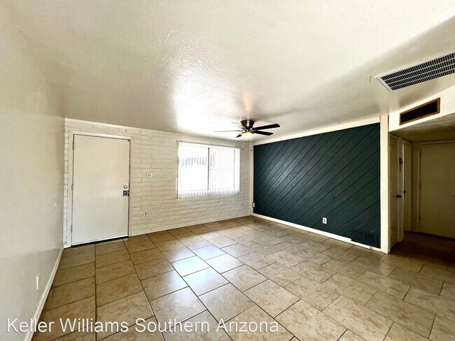 Building Photo - 2 br, 1 bath House - 2639 N Dodge Blvd