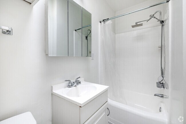 Estudio - 500 pies cuadrados - Baño - 802 N West Knoll Dr