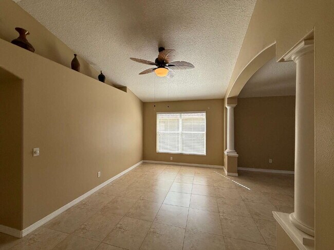 Building Photo - Spacious 3/2 with tranquil setting is wait...