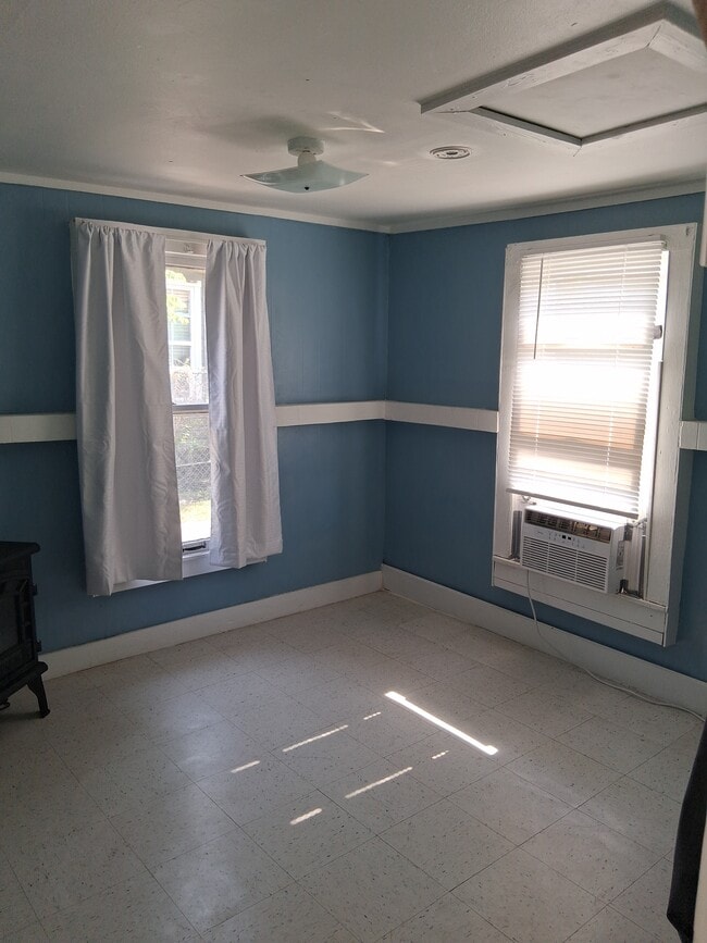 Bedroom - 217 Hiawatha St