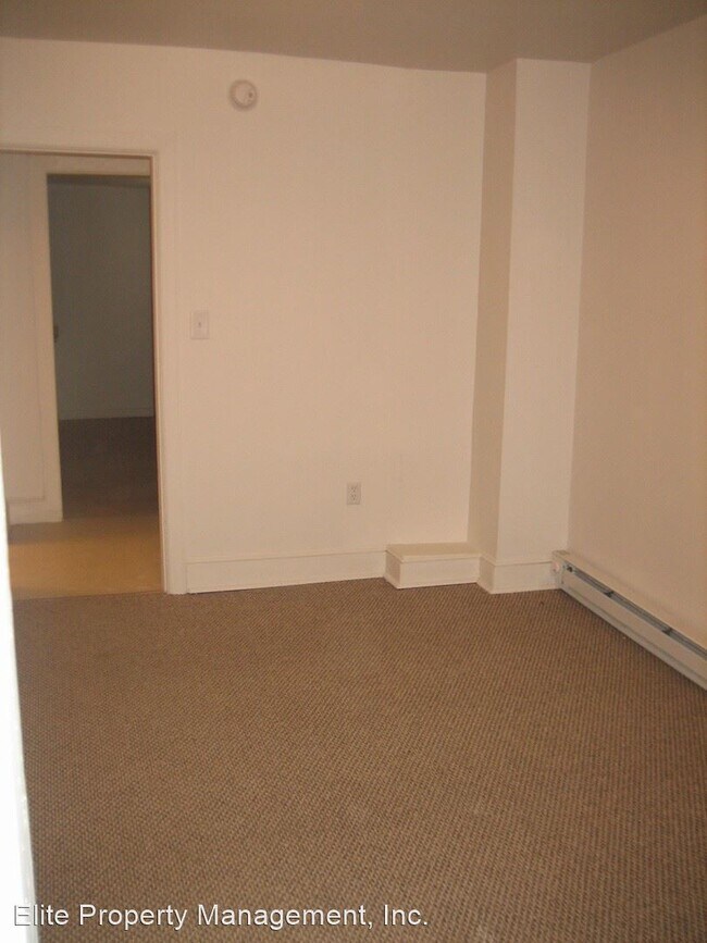 Building Photo - 1 br, 1 bath House - 35 S. Penn St., Apt. 1