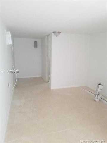 Building Photo - 10345 NW 30th Ct