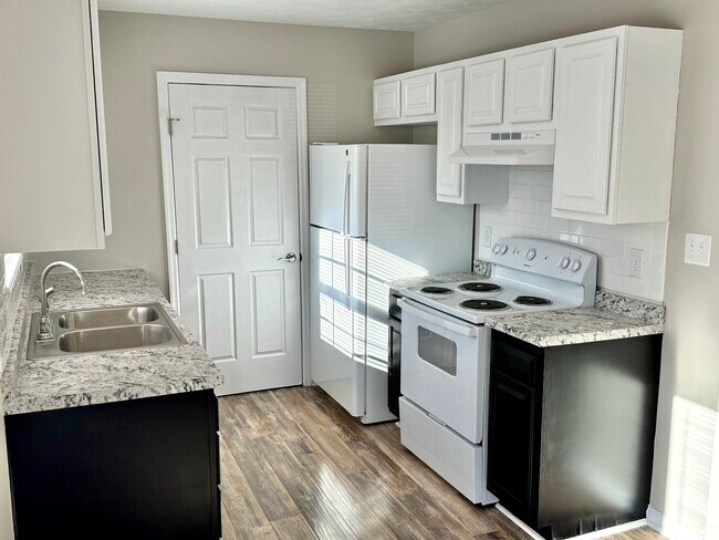 Foto del edificio - 111 Stratford Ct