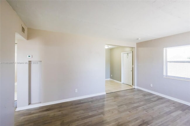 Building Photo - 1207 NW 13th Ln