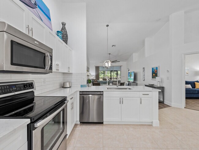 Foto del edificio - 5257 Whitten Dr