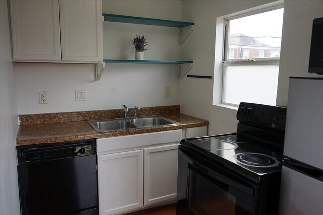 Foto del edificio - 2218 Arbor St