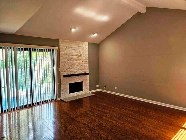 Building Photo - 1712 Wildwood Ln