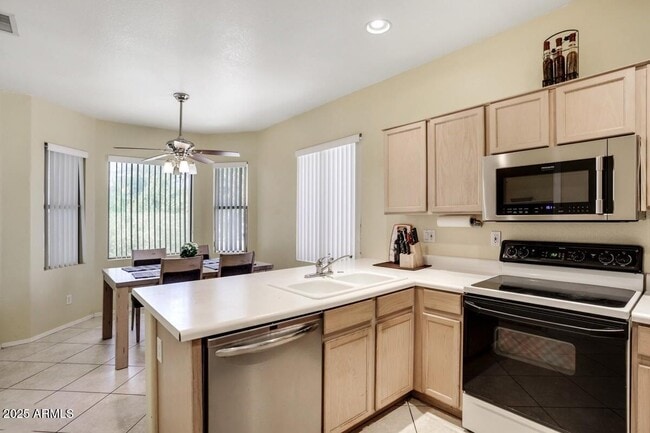 Foto del edificio - 8857 N 66th Ave