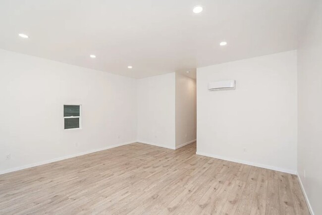 Foto del edificio - Resident Benefit Package Property