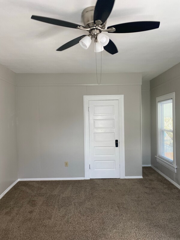 Building Photo - 1925 N Market St