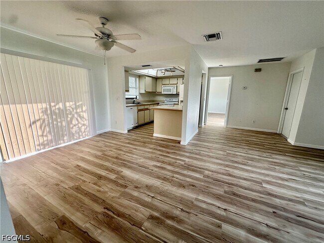 Foto del edificio - 3822 SW 5th Pl