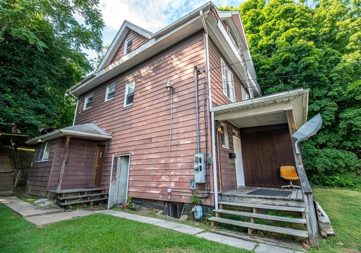 Primary Photo - 717 Willey St