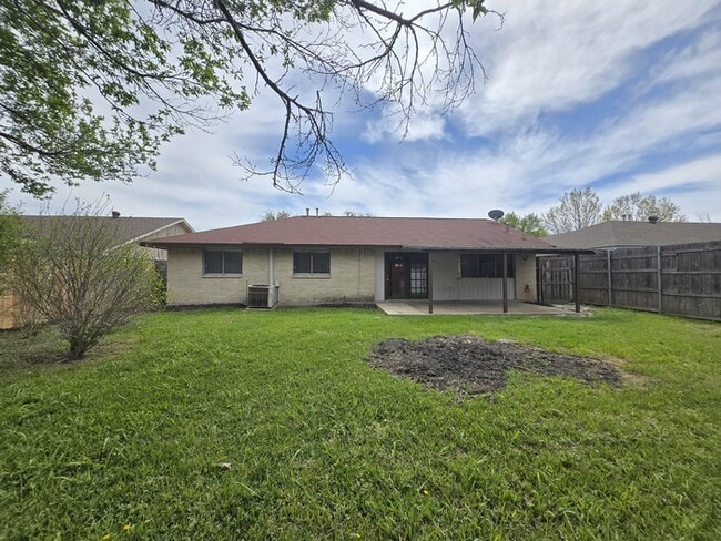 Photo - 433 Clearfield Dr House