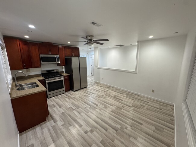 Building Photo - 126 S Humboldt St