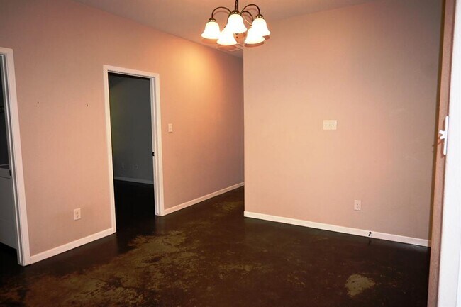 Building Photo - 123 Sun Rise Ln