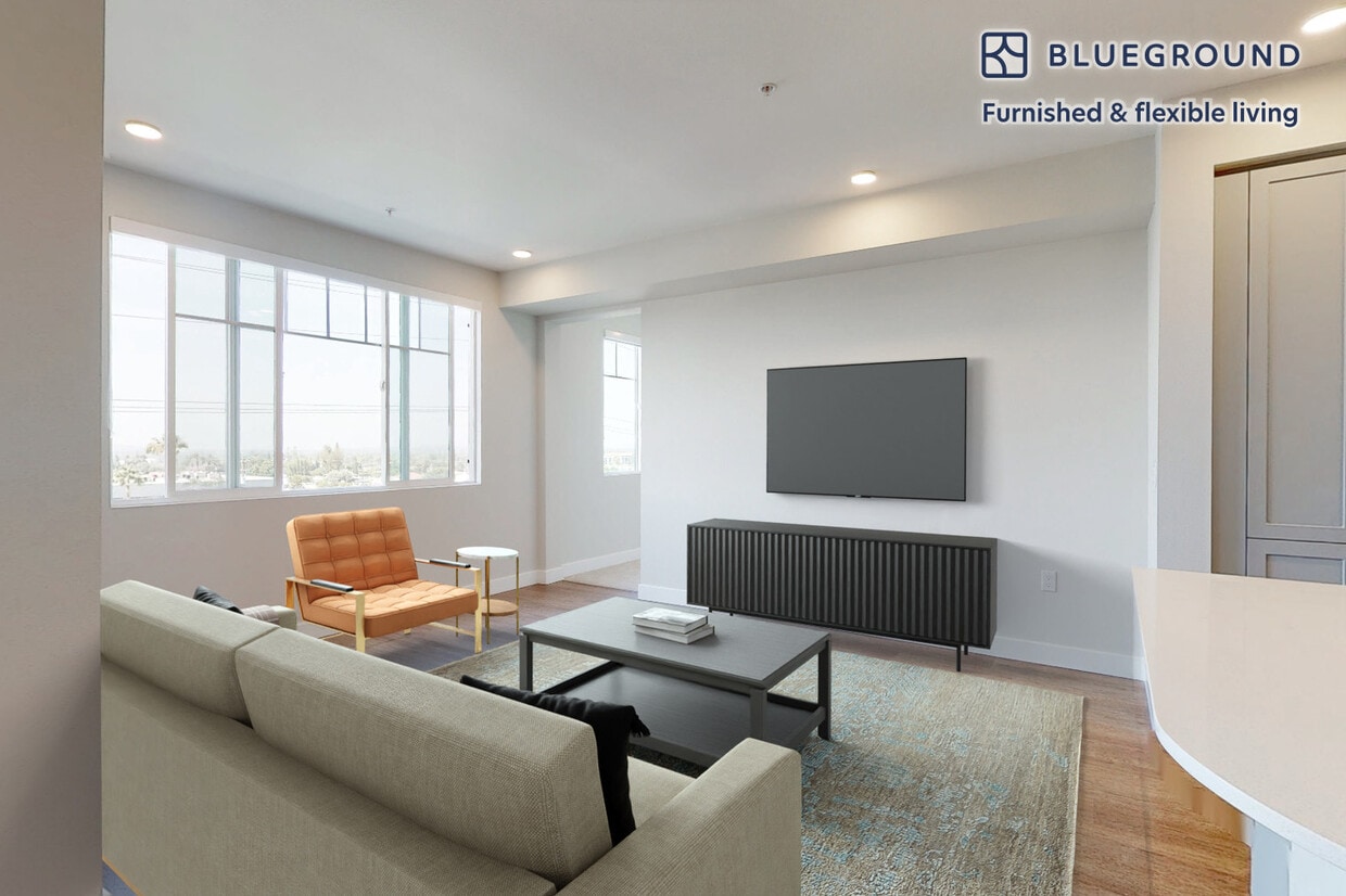 Primary Photo - 825 S Myrtle Ave