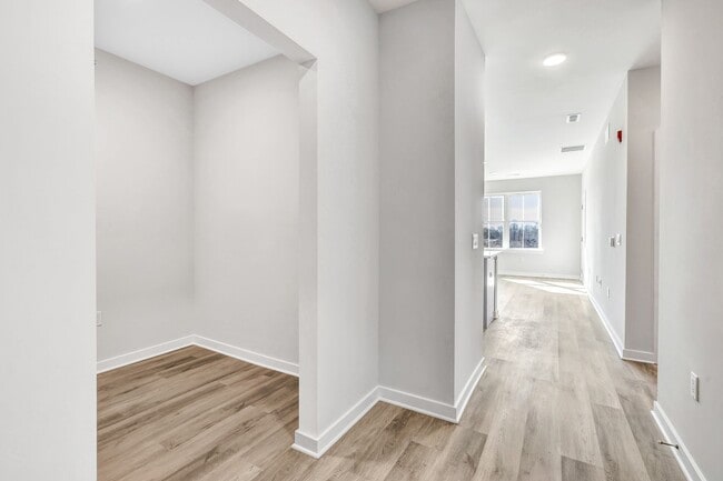 Interior Photo - Kinsley