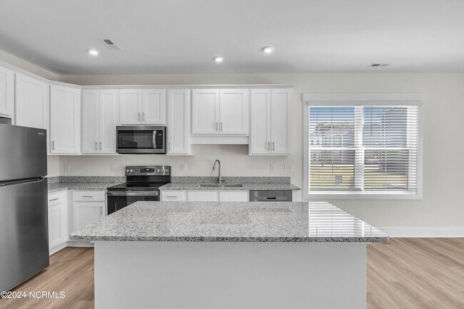 Building Photo - 7008 Crew Dr