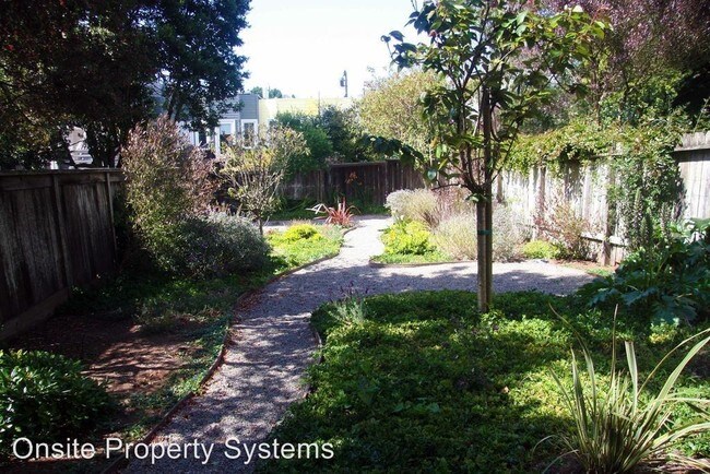 Foto del edificio - 3 br, 1.5 bath Apartment - 166 Carl Street