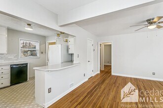 Building Photo - 418 S Vassar Ave