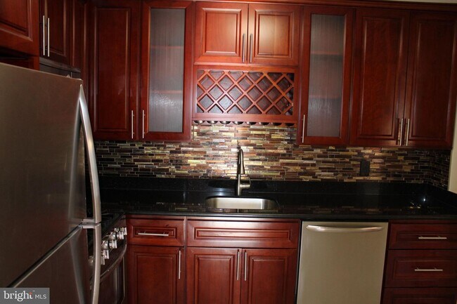 Building Photo - 94 Azalea Cir