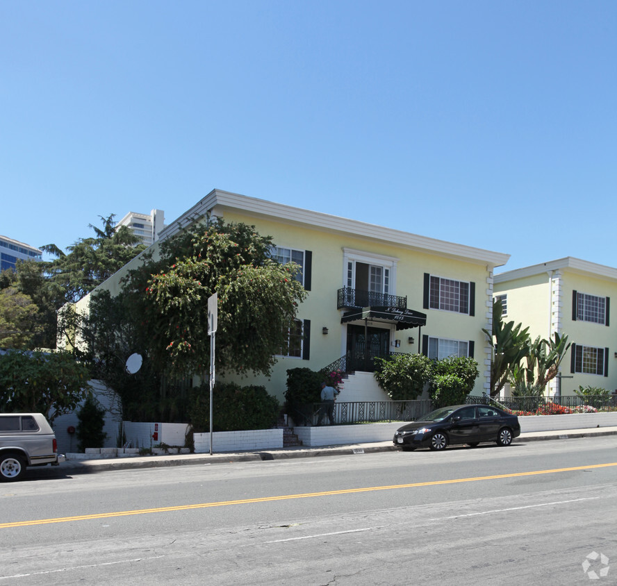 Building Photo - Doheny Drive Apartments