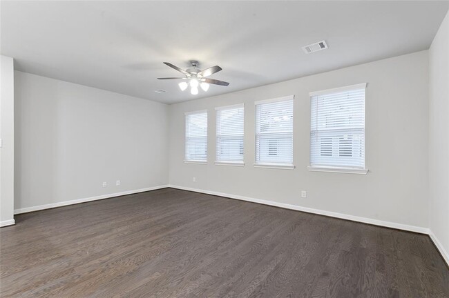 Building Photo - 9443 Towne Lake Pkwy