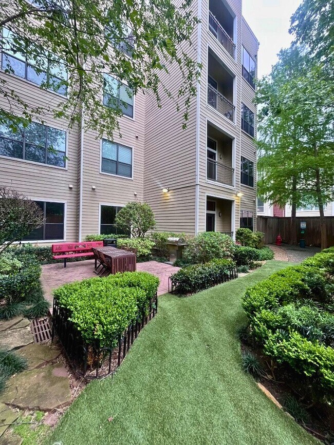 Foto del edificio - 206 McGowen St